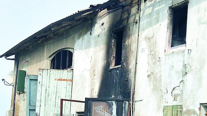 Due roghi in quattro giorni in un casolare di Massenzatico