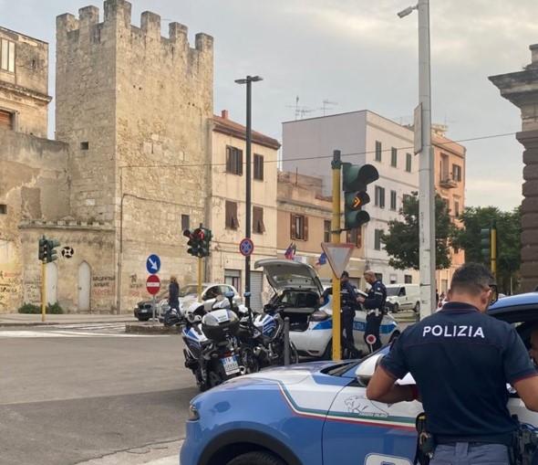 Sassari, la polizia setaccia il centro storico
