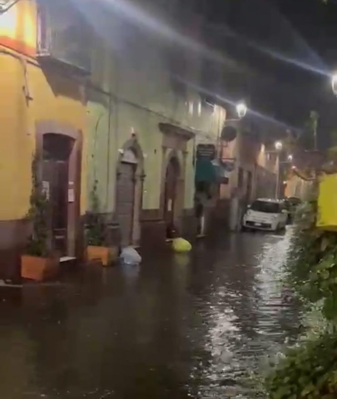 Temporale notturno e Bosa si allaga ancora una volta