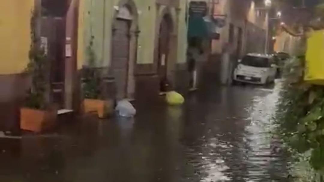 Temporale notturno e Bosa si allaga ancora una volta