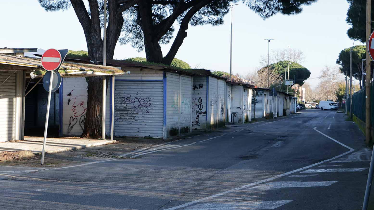 I vecchi box del mercatino saranno tutti rifatti ex novo