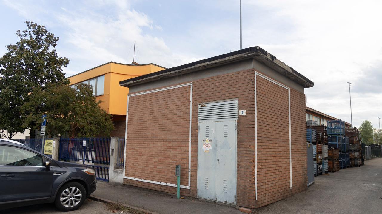 Sbalzi di tensione zona Torrazzi danni ingenti nelle aziende Emilbronzo srl via Gandhi 7
Pollastri srl via Gandhi 32