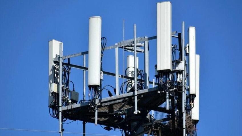 Indagine su 5g e tumori, è polemica in Toscana: «Non va fatta, è antiscientifica». Operatori telefonici sul piede di guerra