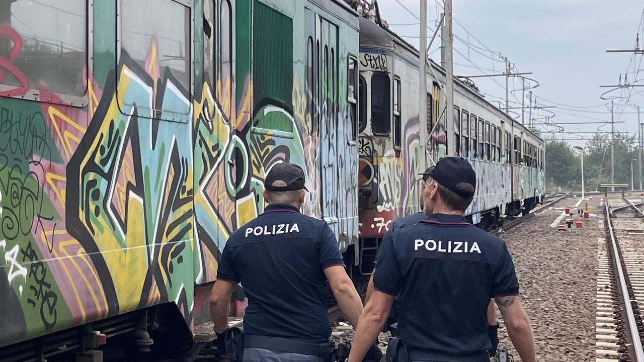 Modena, Stazione piccola al setaccio: sigilli ai vagoni dei treni dismessi