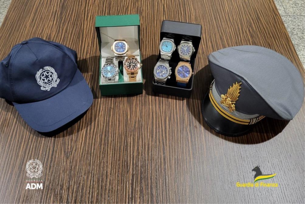 Sbarca a Elmas con un carico di orologi di grandi marche contraffatti