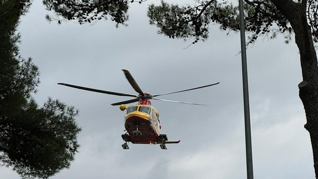 Rosignano, infortunio alla Solvay: operaio di 22 anni si ustiona con liquido di lavorazione