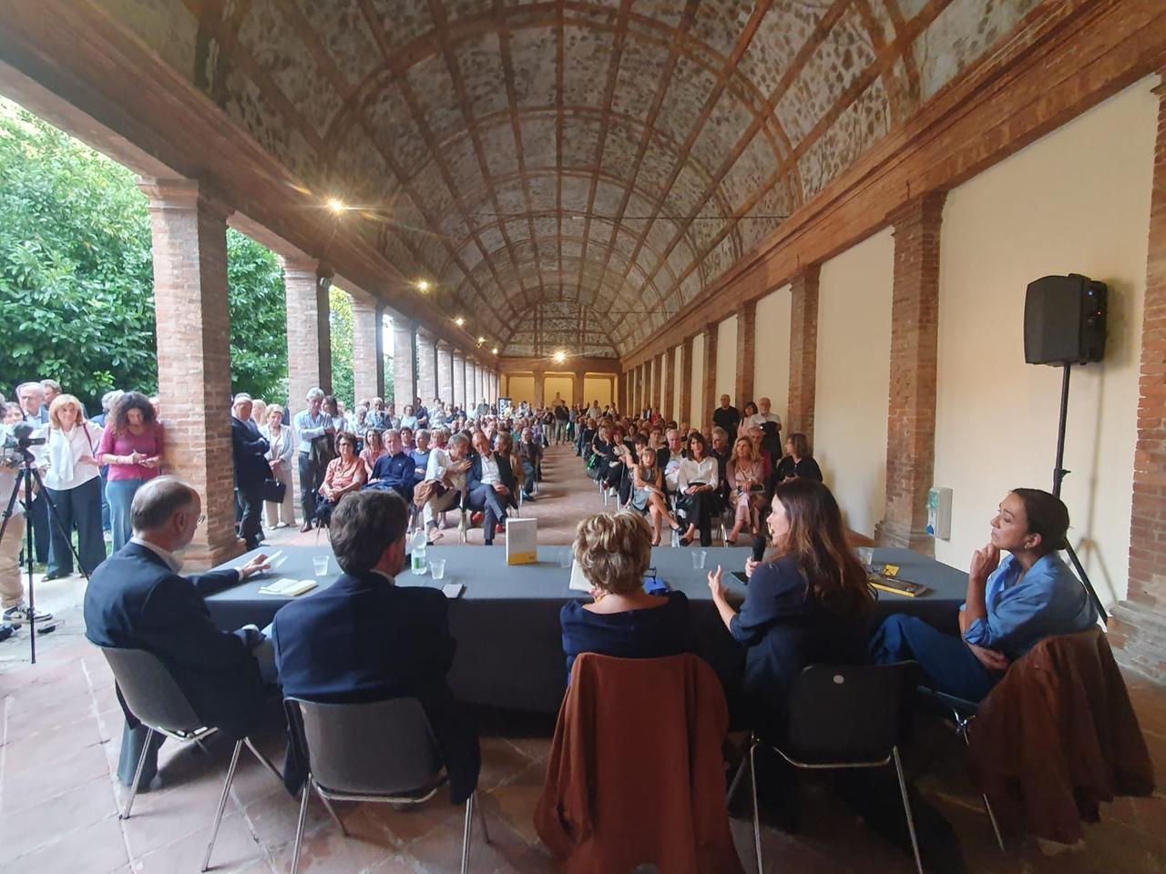 Franceschini a Ferrara con “Aqua e Tera”. Bignardi: “Libro pieno di grazia”