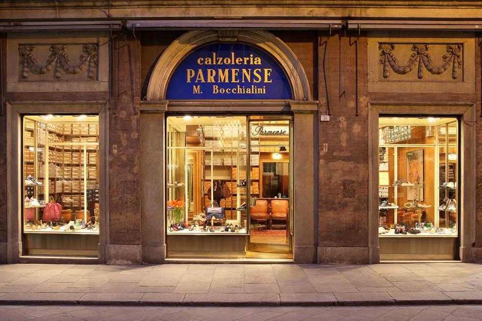 Il centro di Reggio Emilia perde un pilastro: chiude la Calzoleria Parmense