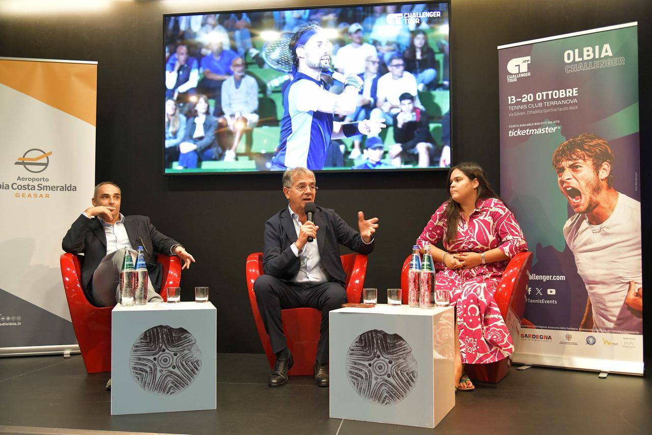 
	Da sinistra Giuseppe Bianco, Settimo Nizzi ed Elena Casu

