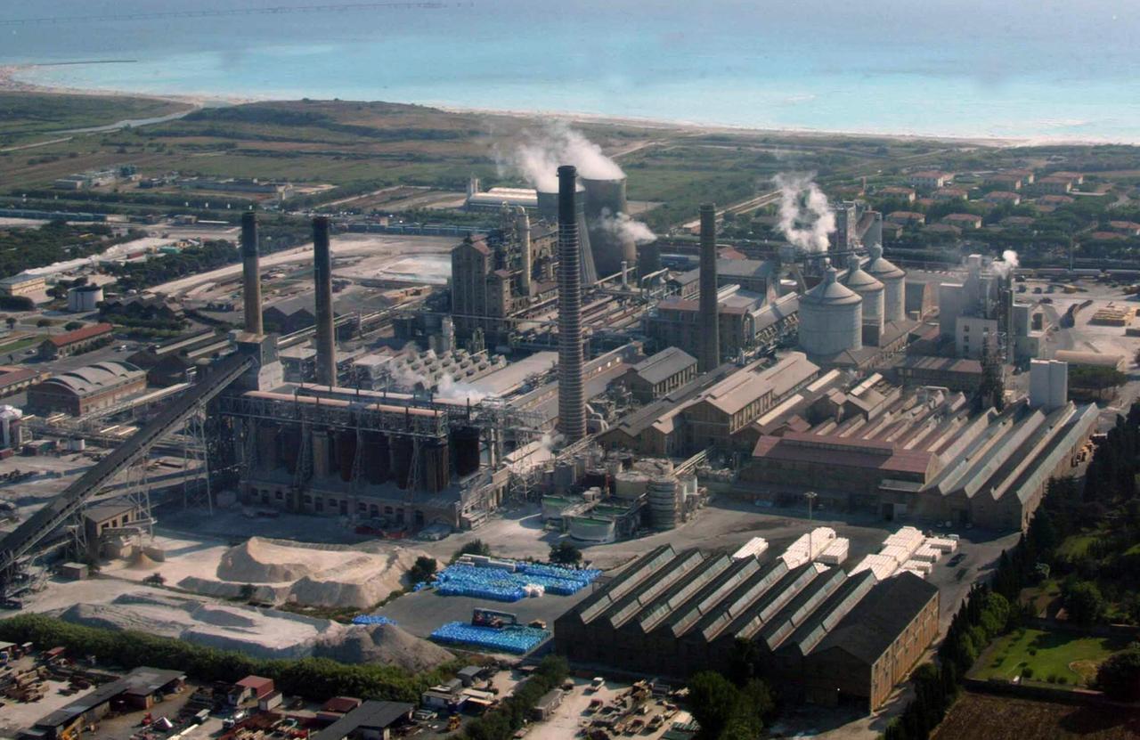 
	Una veduta dello stabilimento Solvay a Rosignano

