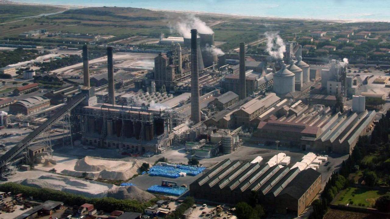Una veduta dello stabilimento Solvay a Rosignano