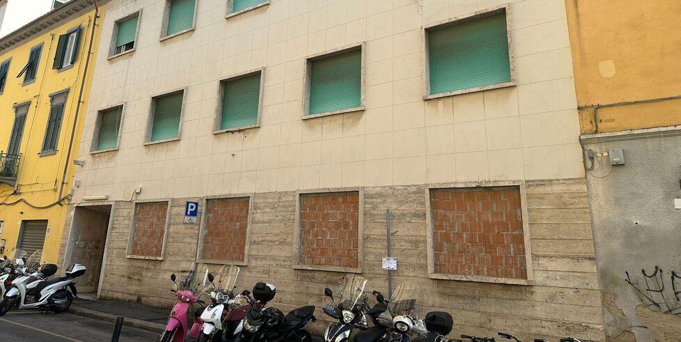 Livorno, casa di comunità di via Rossi: slitta di nuovo l’abbattimento del palazzo. «Lavori in ritardo per l’amianto»<br type="_moz" />
