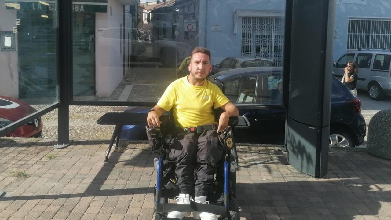 Comacchio, disabile lasciato alla fermata: il bus di linea non aveva la pedana