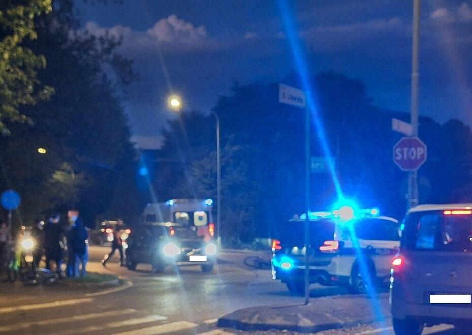 Via Vignolese a Spilamberto, schianto all’incrocio. Ciclista finisce in ospedale: è grave