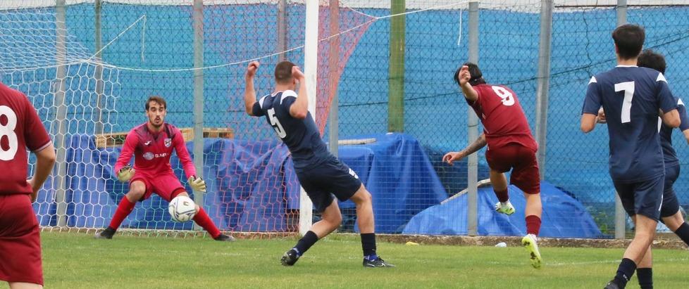 Nel testa coda passa il Tau, Zenith al palo