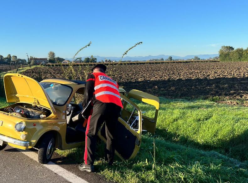 Muore a 75 anni su una Fiat 500 d’epoca