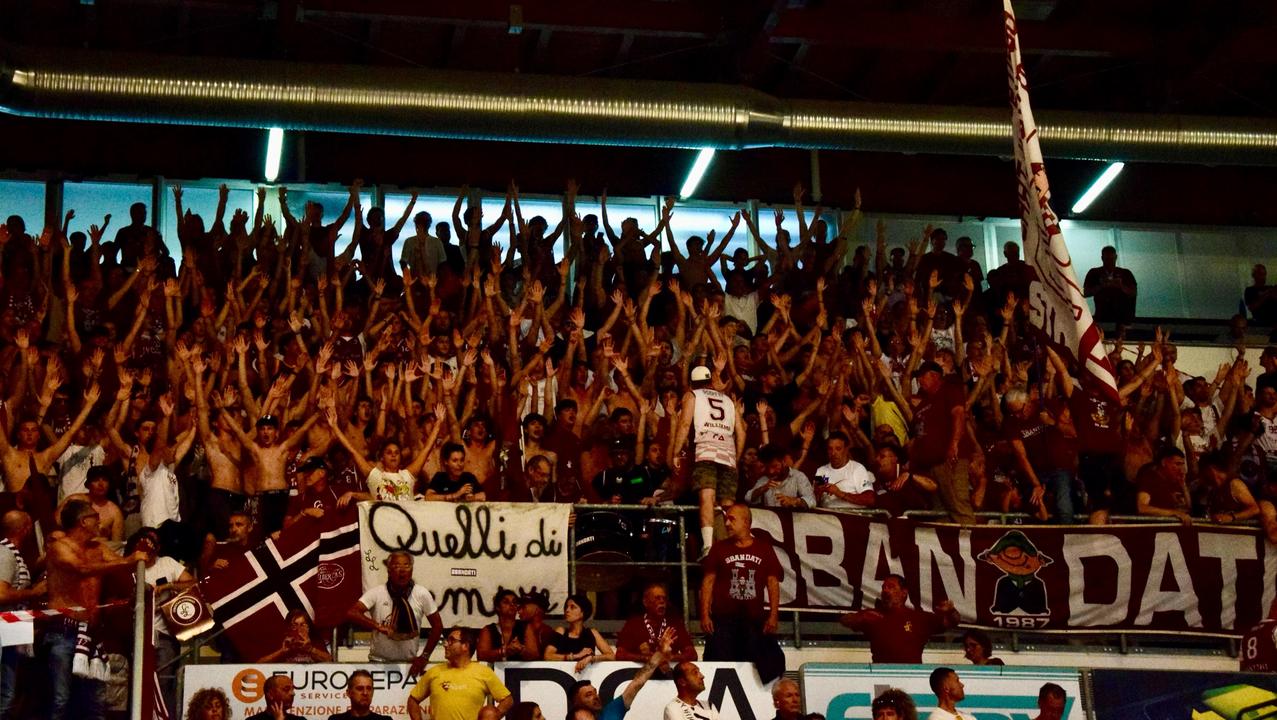 I tifosi libertassini a Roseto per la finale