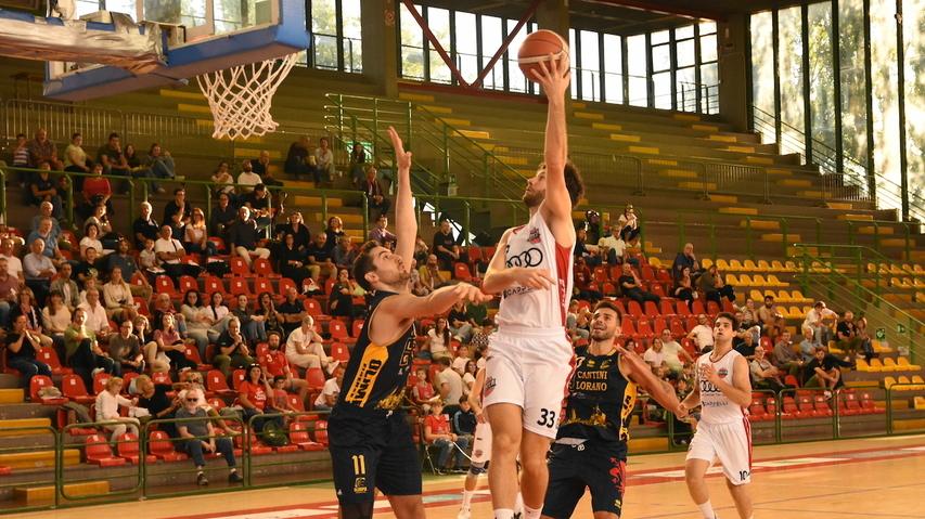 Per il Bc è buona la prima Vince e dilaga contro l’Olimpia