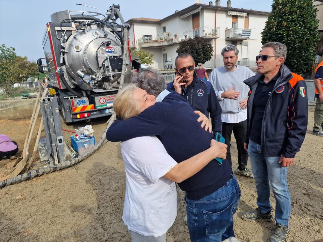 In Romagna tra i cittadini colpiti dalla terza alluvione: «Arrabbiati e dimenticati: nessuno canta più...»