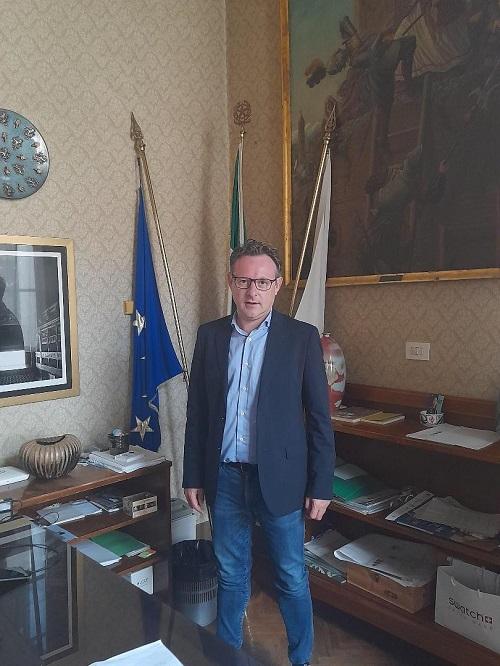 Il sindaco di Faenza: «Abbiamo strumenti vecchi e inadatti: noi facciamo da soli»