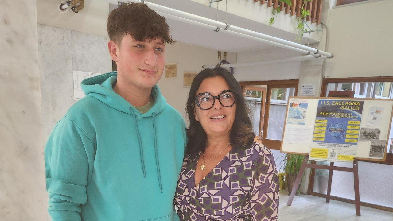 
	Niccol&ograve; con la bidella salvata

