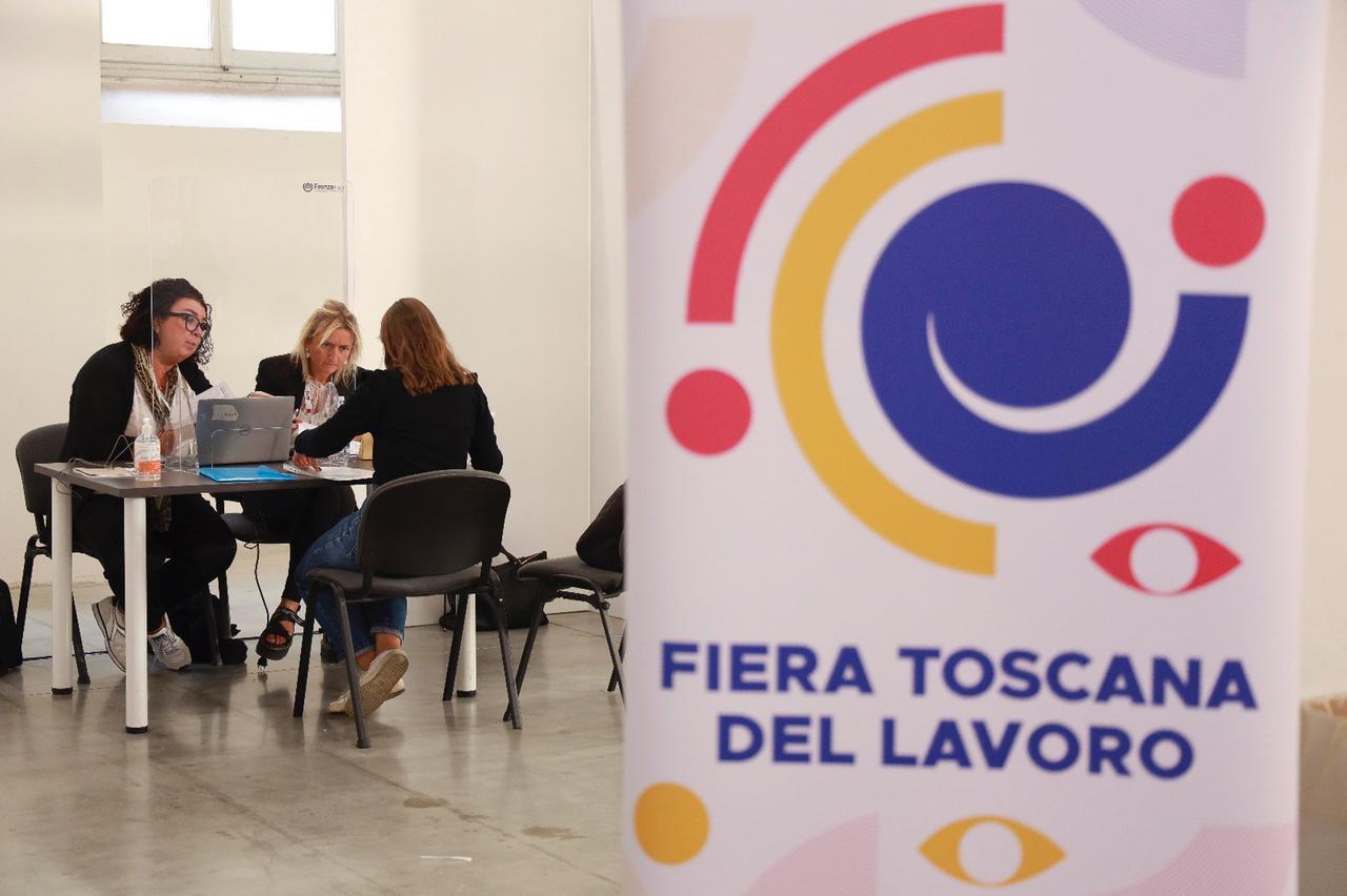 
	Un colloquio durante la Fiera Toscana del Lavoro

