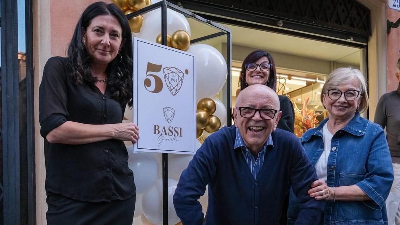 Modena, 50 anni di Bassi Gioielli: il negozio del centro è bottega storica