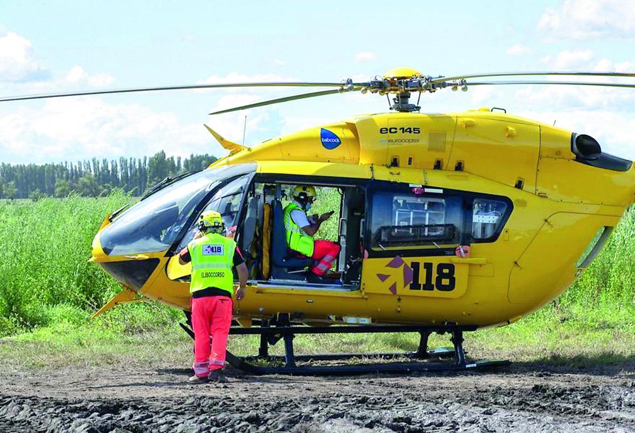 Montese, pota le piante e cade dal balcone