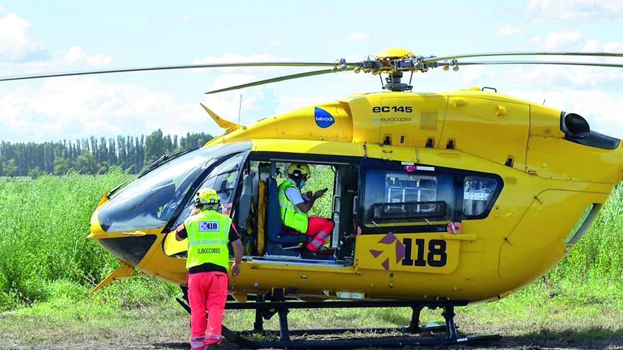 Montese, pota le piante e cade dal balcone