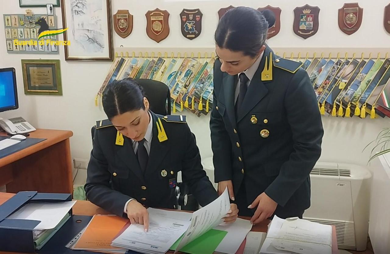 Ferrara, acciaio cinese spacciato per coreano: sequestrati 2,4 milioni di euro