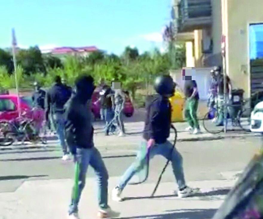 
	Immagine degli scontri tra tifosi

