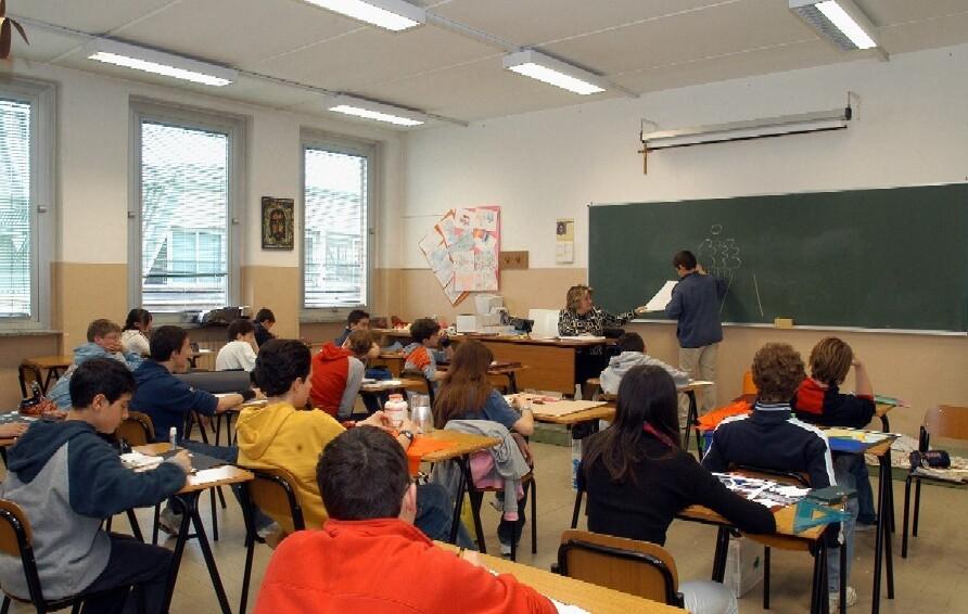 Fu il governo Renzi a introdurre la carta all’interno della riforma della “Buona scuola”