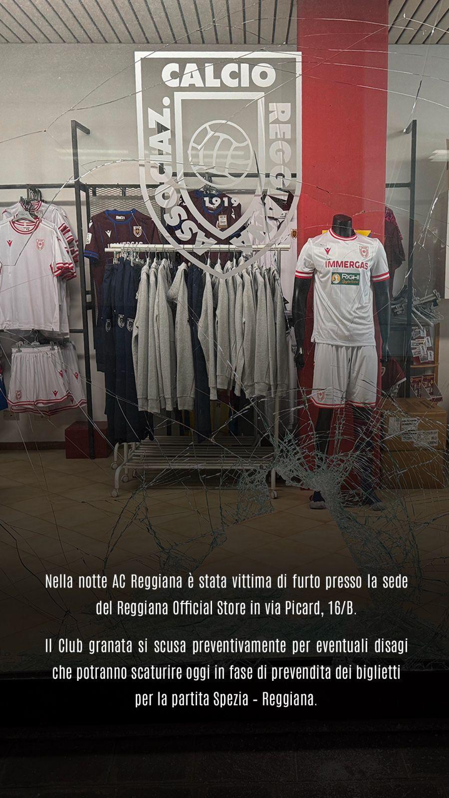 Furto notturno allo store della Reggiana: sfondata la vetrata con un tombino