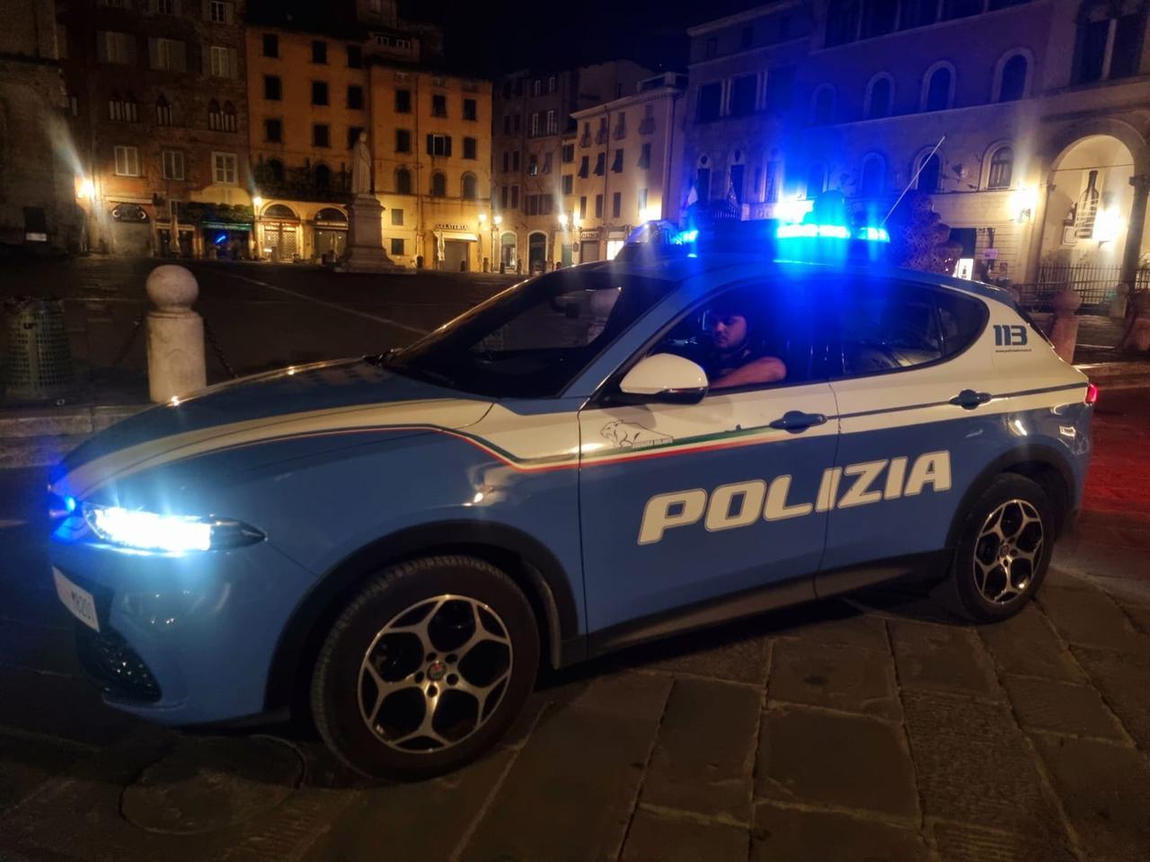 Lucca, ubriachi danneggiano le auto: denunciati