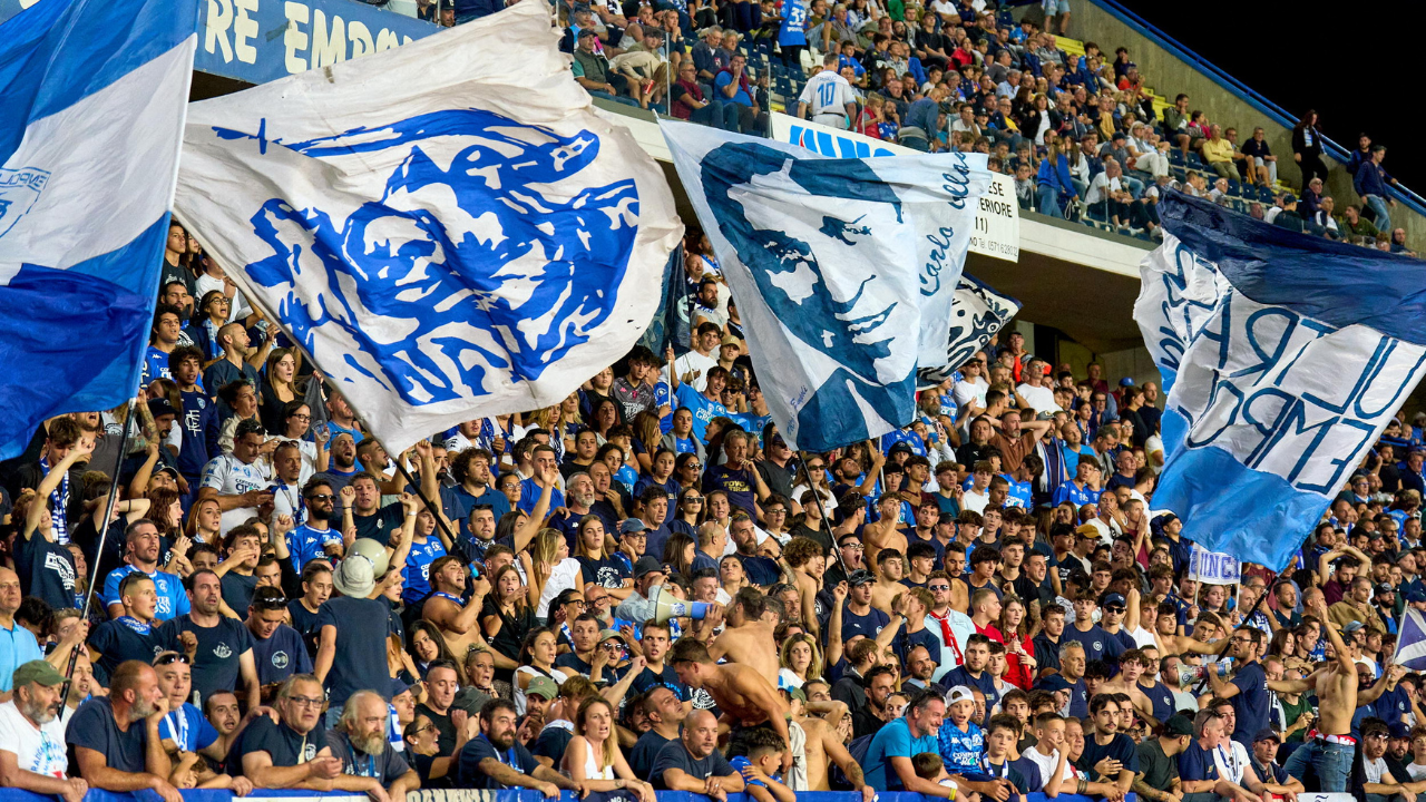 La tifoseria biancazzurra