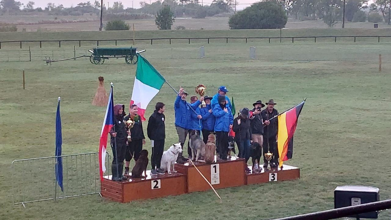Il podio della prima edizione (Foto Fb Cani da Lavoro su Bestiame)