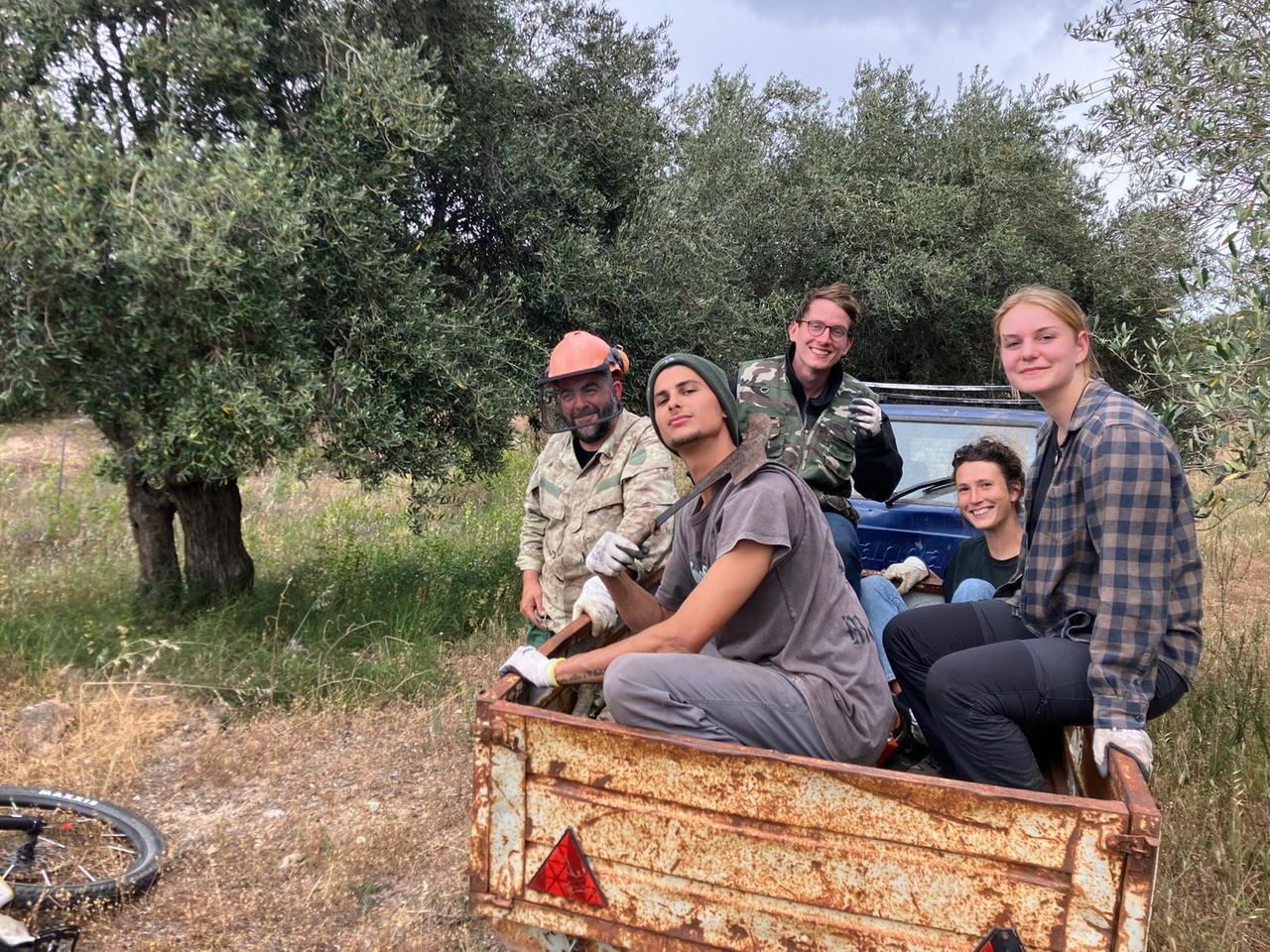 A Oliena arrivano da tutto il mondo per lavorare nell’ovile