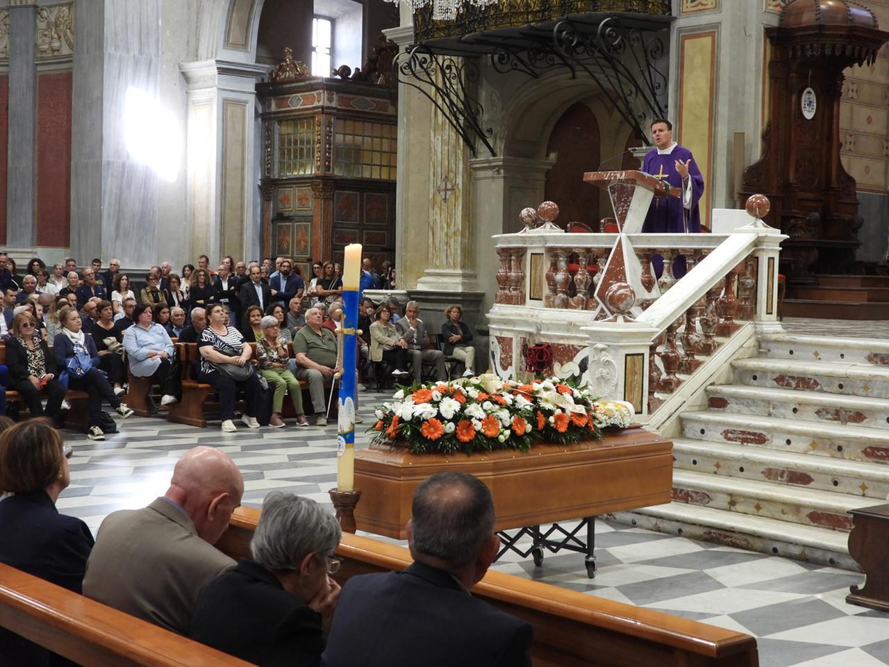 Il saluto di Oristano al medico Antonello Gallus