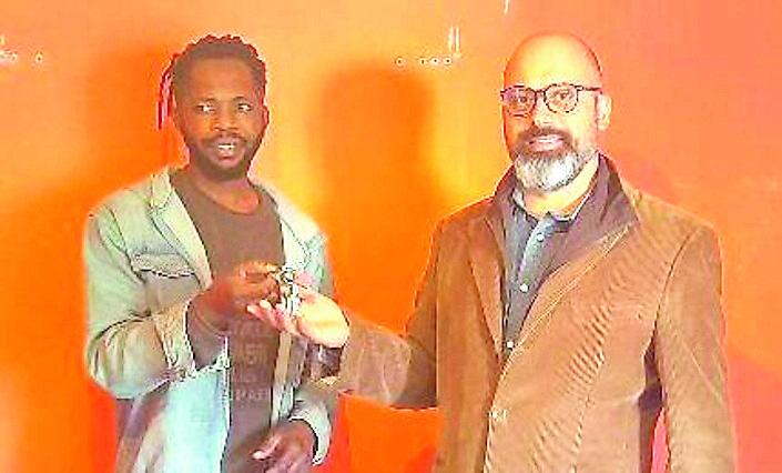 Inquilino abusivo lascia l'appartamento dopo gli schiaffi al giornalista di Fuori dal coro