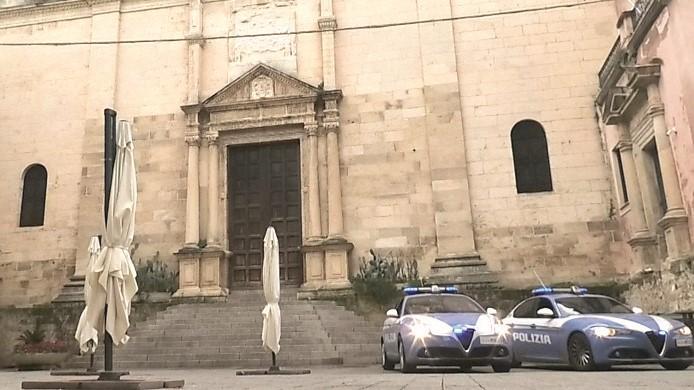 Dalle telecamere spiava i propri dipendenti: denunciato