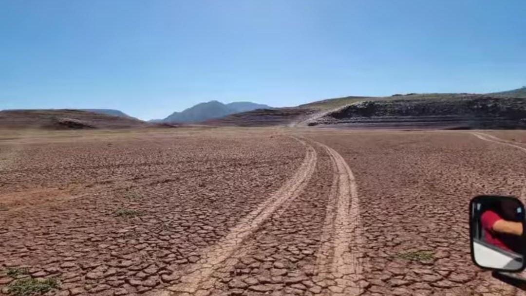 «Quel che rimane del lago Mulargia»: una distesa di terra e poca acqua