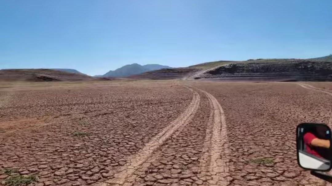 «Quel che rimane del lago Mulargia»: una distesa di terra e poca acqua