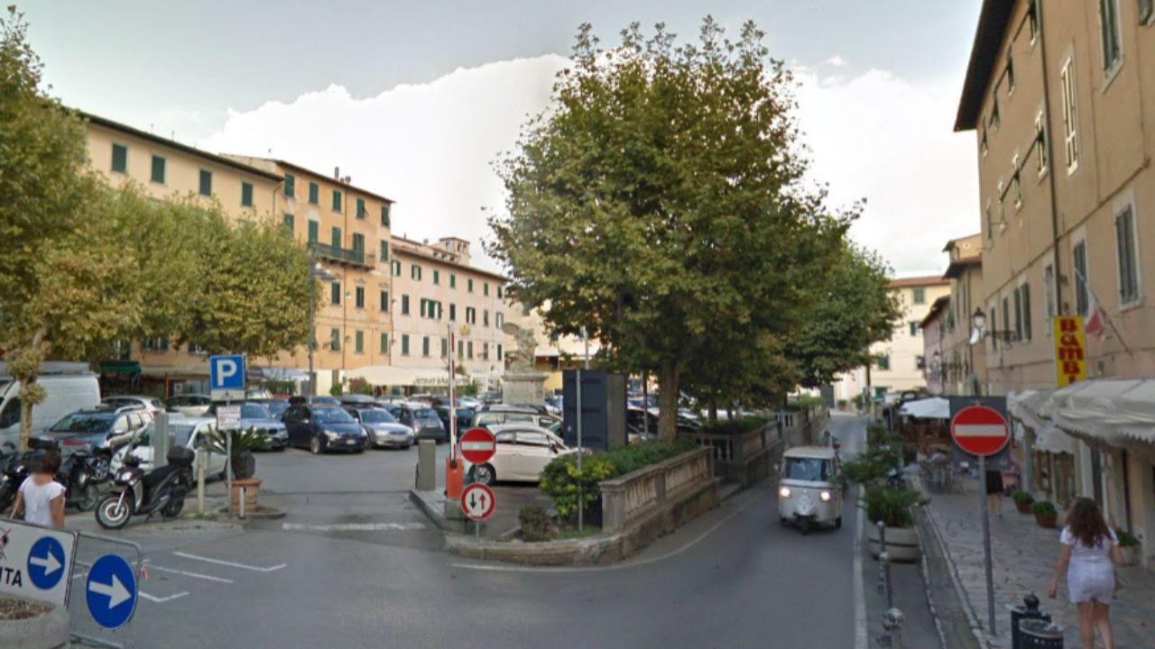 
	Parcheggio di piazza della Repubblica a Portoferraio&nbsp;


