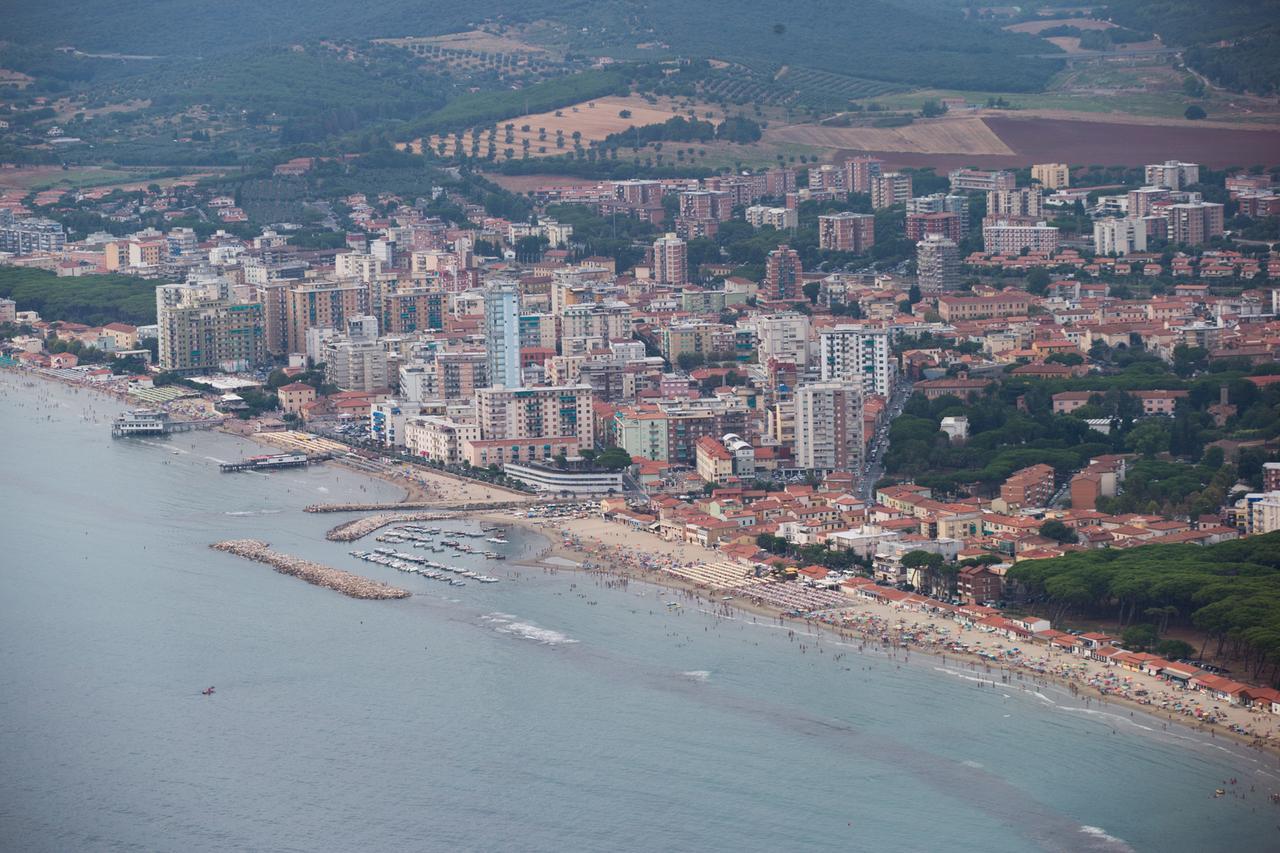 
	Una veduta del golfo follonichese (foto d'archivio Sestini)

