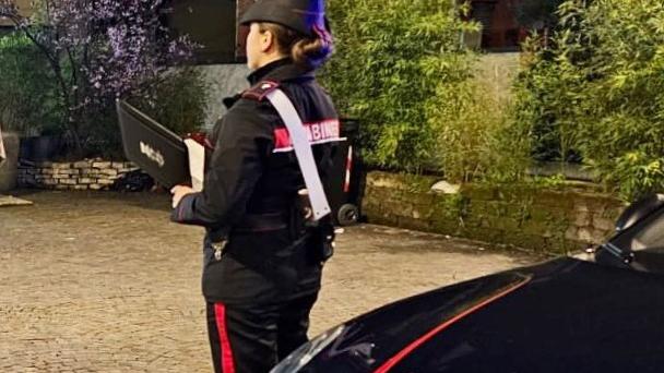 Rubano grondaie da un condominio di Castellarano: tre persone denunciate