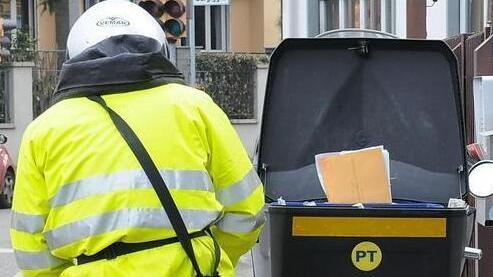 Poste, nuovo contratto e 42 portalettere assunti a Modena