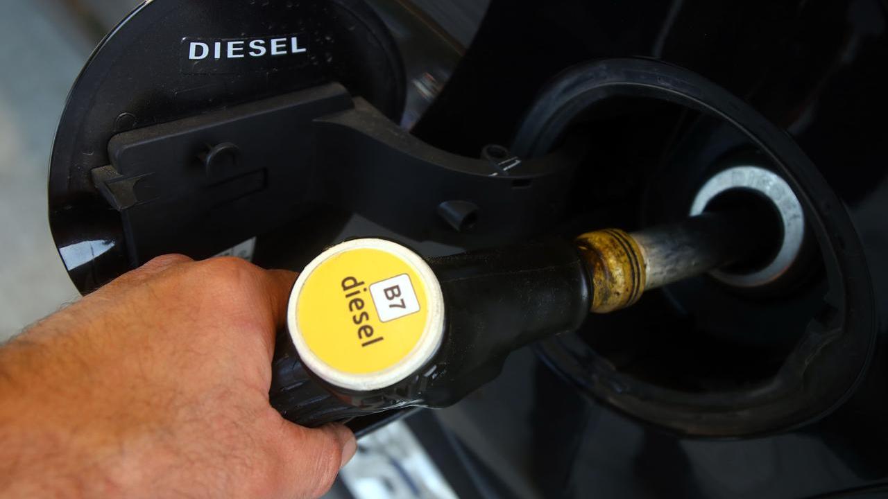 Il governo pensa di aumentare le accise sul Diesel: ecco quanto ci costerebbe