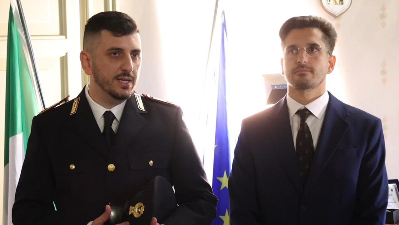 Ferrara, premiati poliziotto e operatore sanitario che hanno salvato la donna sul tetto dell’ospedale di Cona