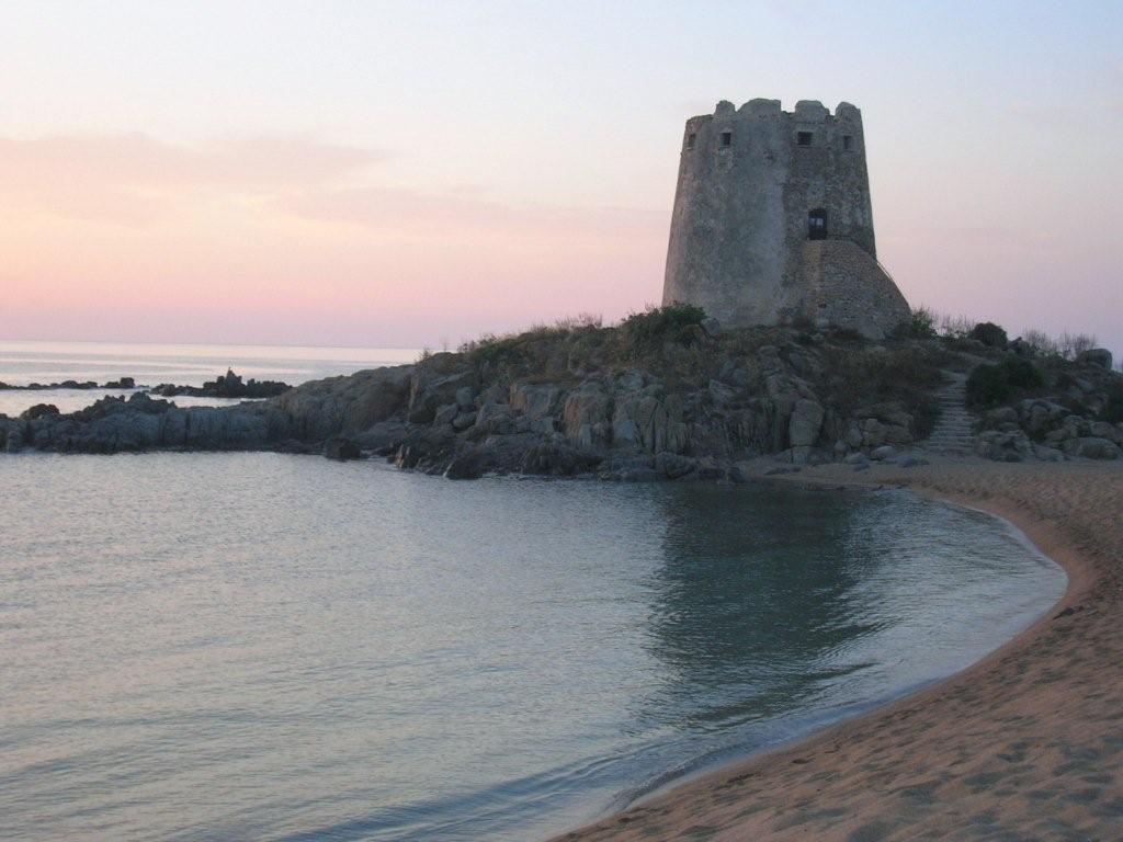 
	La torre simbolo di Bari Sardo


