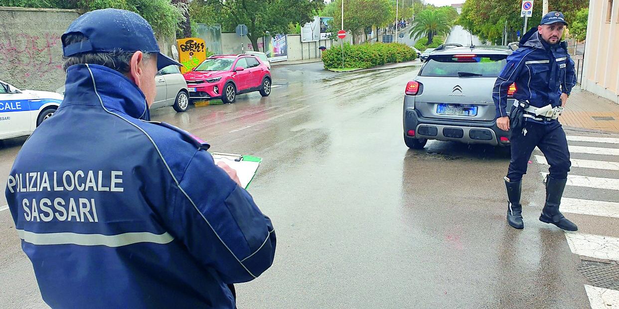 Ragazzina di 14 anni travolta da un’auto sotto il nubifragio